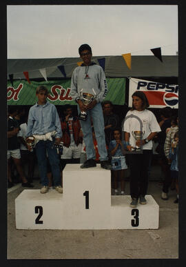 Pódio de evento desportivo.