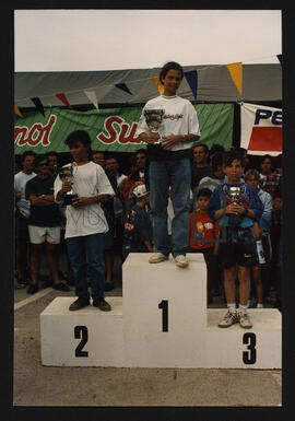 Pódio de evento desportivo.