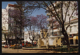 Praça junto à entrada da Rua de Santo António em Faro.