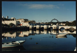 Vista parcial da cidade e da denominada Ponte Romana em Tavira.